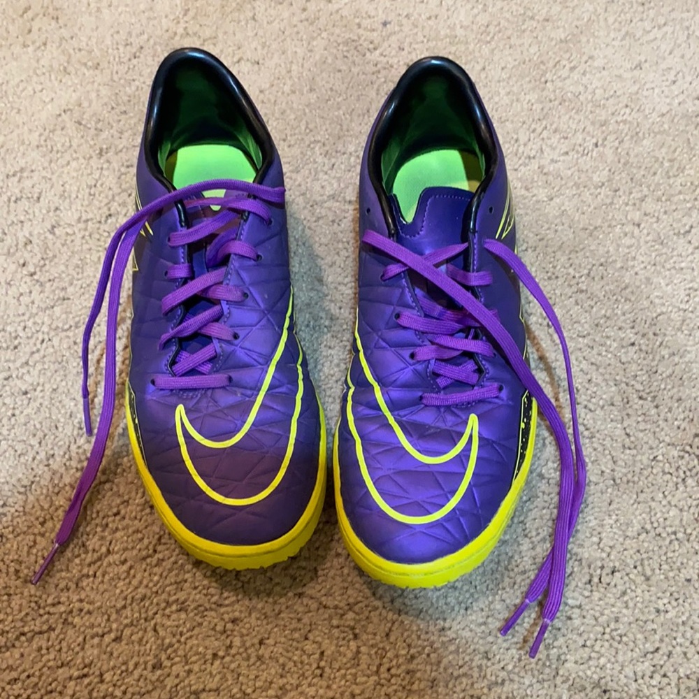 nike indoor soccer cleats